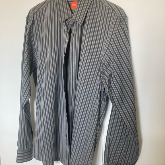 Hugo Boss Men's Black Striped Button Down Shirt - Picture 1 of 6